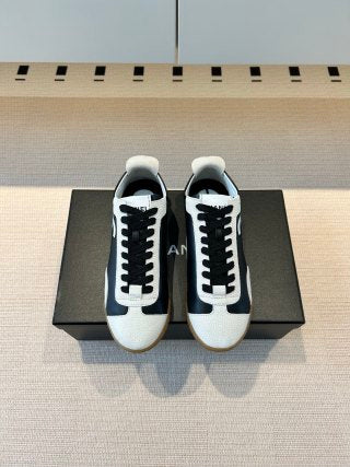 샤넬 스니커즈 카프스킨 & 엠보스드 스웨이드 카프스킨 블랙 화이트